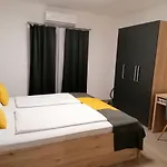 Διαμέρισμα Brand New In Malinska